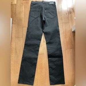 Black Levi’s skinny jeans